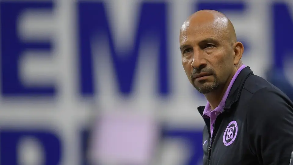 'Conejo' Pérez deja de ser director deportivo de Cruz Azul; lo despiden con emotivo video