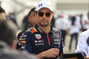 Herbert defendió a Checo Pérez por cierto favoritismo a Max en Red Bull: 'Es difícil rendir así'