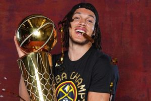 Aaron Gordon de los Denver Nuggets fue mordido en la cara por un perro