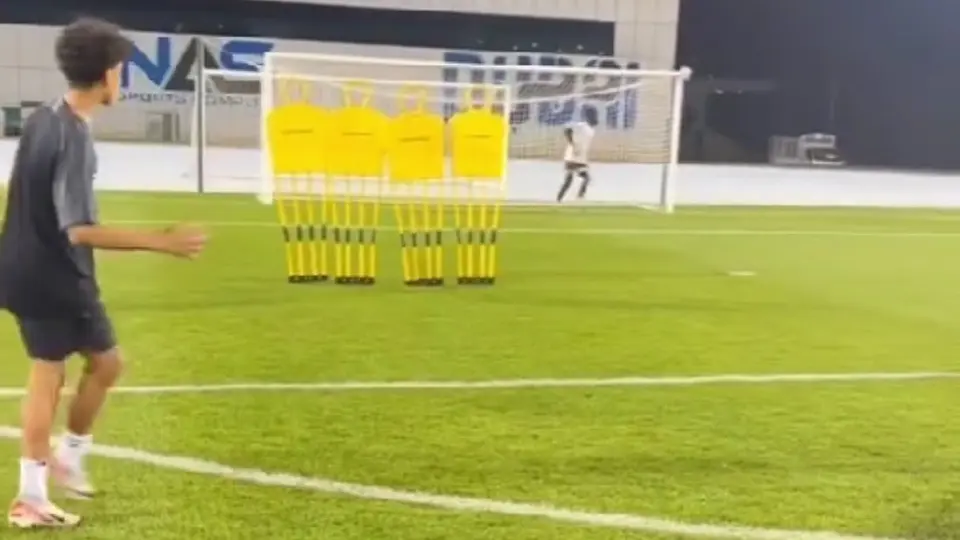 ¡De tal palo, tal astilla! Cristiano Ronaldo Jr. se luce con golazo de tiro libre