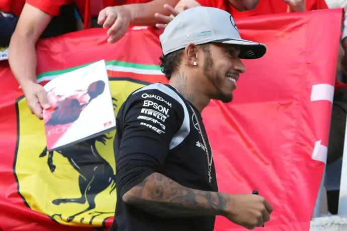¡Oficial! Lewis Hamilton saldrá de Mercedes y llegará a Ferrari en 2025