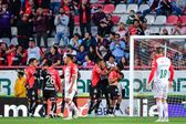 Detienen a cinco personas tras bronca entre aficionados de Necaxa y Atlas