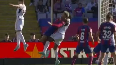 Revelan más audios del VAR en España: Polémica con el penal no pitado al Barcelona vs Real Madrid