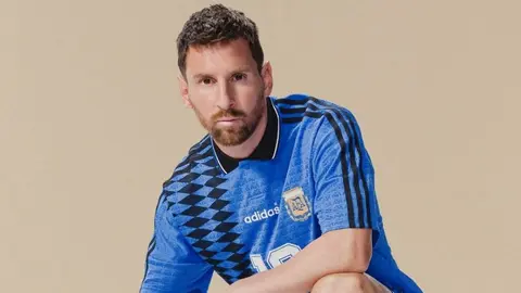 Adidas lanza colección retro de jerseys de Argentina con Messi como figura