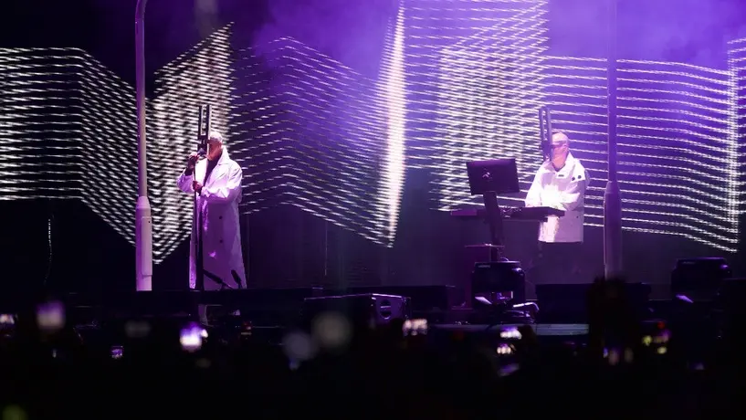 Corona Capital: Pet Shop Boys nos lleva por su mundo de sueños llenos de hits