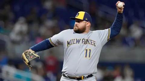 Rowdy Téllez, naturalizado mexicano, firma por 1 año con los Piratas de Pittsburgh