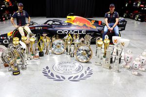 Red Bull: 'Max Verstappen es un león y Checo Pérez... ¡un amistoso perro!'