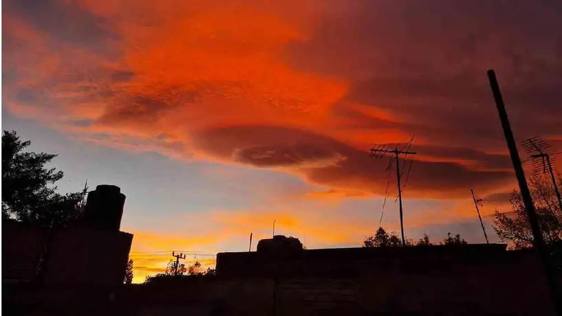 ¿Lo viste? Usuarios en redes reportan extraño atardecer en la Ciudad de México