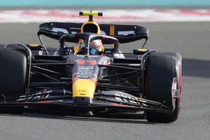 "Horrible manejo": Checo Pérez se queja del RB19 en la calificación de Abu Dhabi