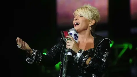 ¿Eres tú, Yuri Vidente? La cantante predice que el fin de la humanidad está cerca
