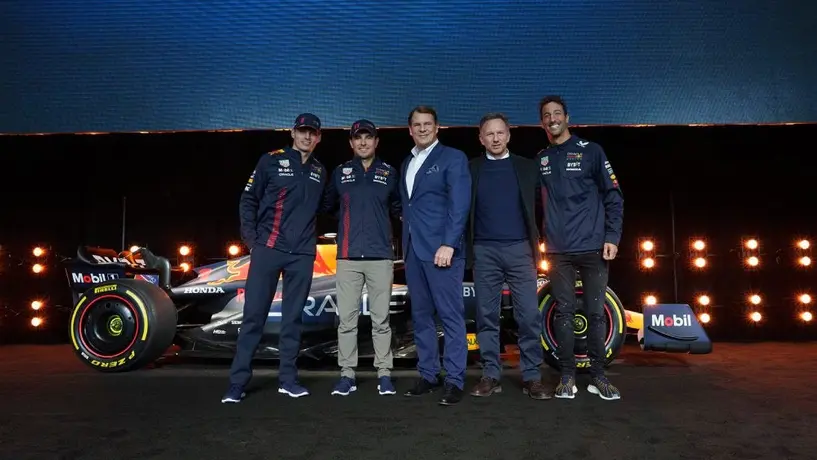 Fórmula 1: Preparativos de Ford con Red Bull van por buen camino