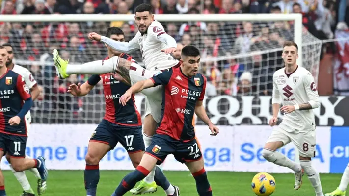 Serie A: Johan Vásquez fue titular en el empate de Genoa ante Torino