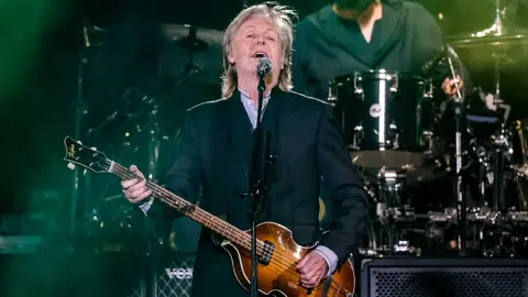 Paul McCartney regresa a México y hace vibrar al Foro Sol con sus canciones