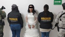 ¡Vestida y alborotada! Detiene a novia el día de su boda por presunta extorsión