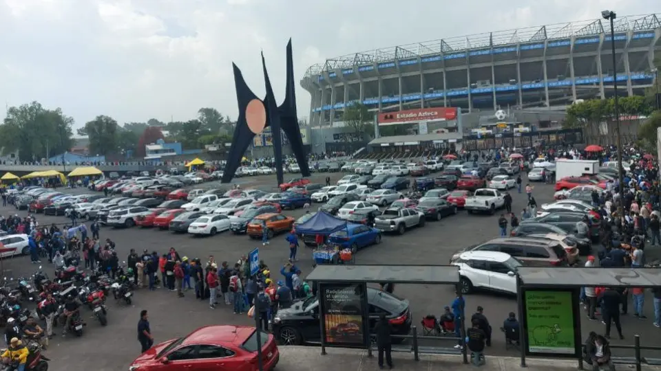 Largas filas y altercados en el Estadio Azteca para conseguir boletos para la Final
