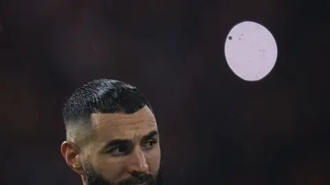 Benzema demanda por difamación al ministro del interior de Francia por dichos sobre grupo islamista