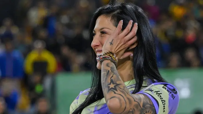 Tras jugar con Tigres, Jenni Hermoso viajó los premios The Best, donde está nominada