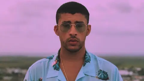 Bad Bunny no olvida la ‘bonita tradición’ de regalar juguetes para Navidad