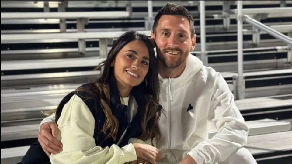 Lionel Messi y su familia llegan a Rosario para pasar las fiestas decembrinas