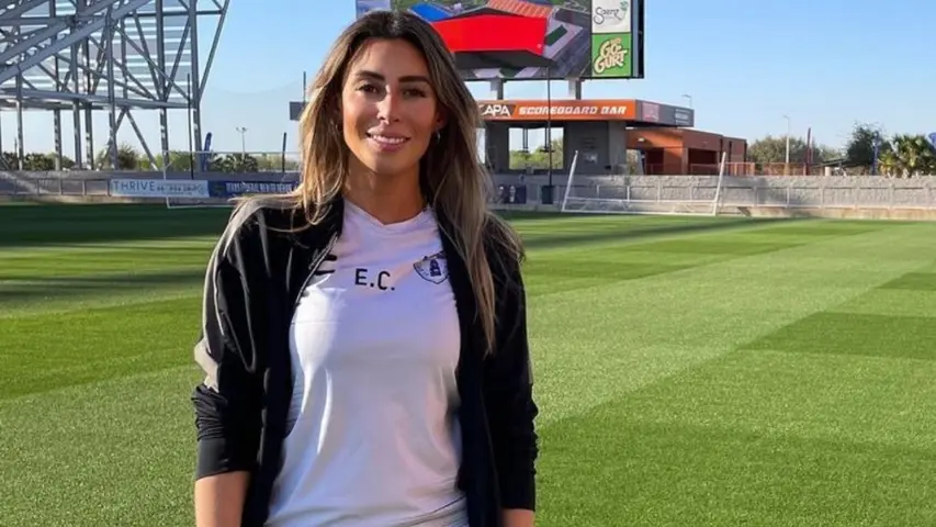 Nutrióloga Elisa Ceñal deja a Pachuca y 'ficha' por Aston Villa | @elisacenal