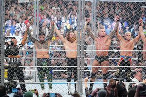 Randy Orton: el luchador más temido de WWE... ¡regañado por su esposa!