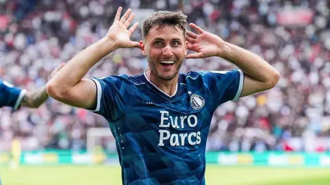 ¡Imparables! Kane y Giménez, máximos goleadores de las siete grandes Ligas