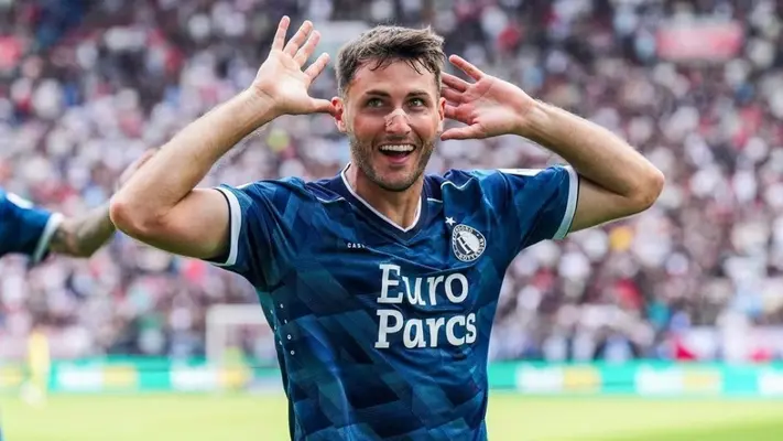 ¡Imparables! Kane y Giménez, máximos goleadores de las siete grandes Ligas