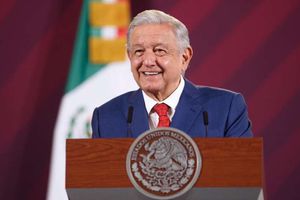 López Obrador defiende a Alfredo Jalife y revela que ya fue liberado