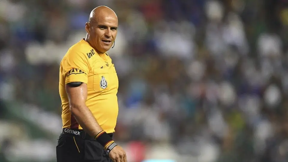 'Paco' Chacón anuncia que regresará a ser árbitro