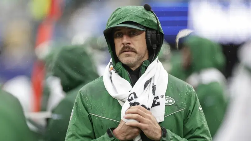 ¡Cada vez más cerca! Aaron Rodgers recibe su alta médica para entrenar con los Jets