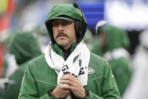 ¡Cada vez más cerca! Aaron Rodgers recibe su alta médica para entrenar con los Jets