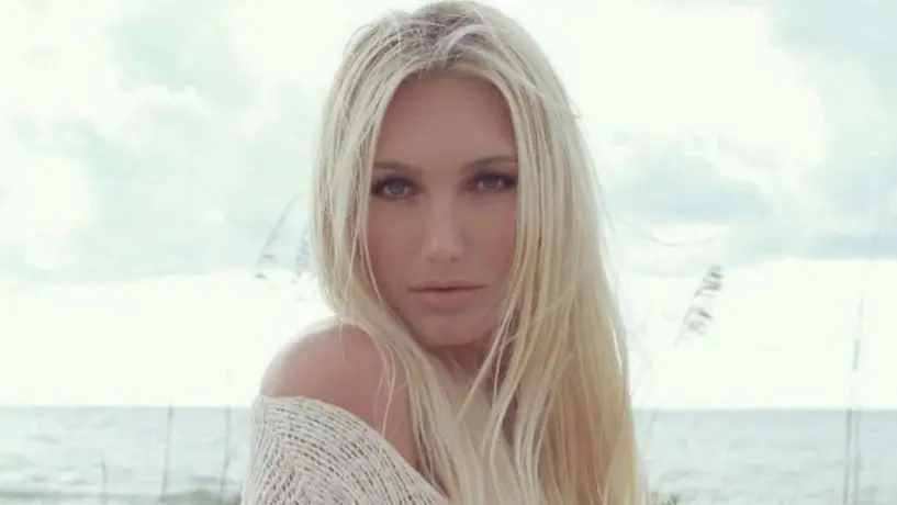 Revelan boda secreta de Brooke Hogan, hija de Hulk Hogan... ¡hace un año!