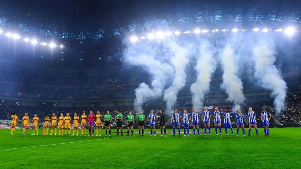 Suena himno del América en el Clásico Regio Femenil en la Ida de las 'Semis' del AP23