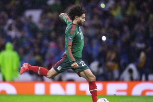 El Tuca sobre los penales fallados del Chino Huerta: "Le hubiera dado dos coscorrones"