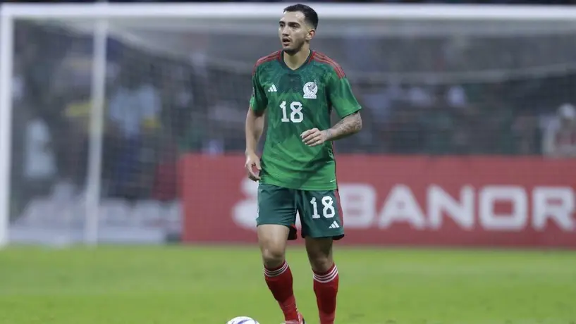 Abuelo de Luis Chávez se conmueve hasta las lagrimas tras ver a su nieto con el Tricolor