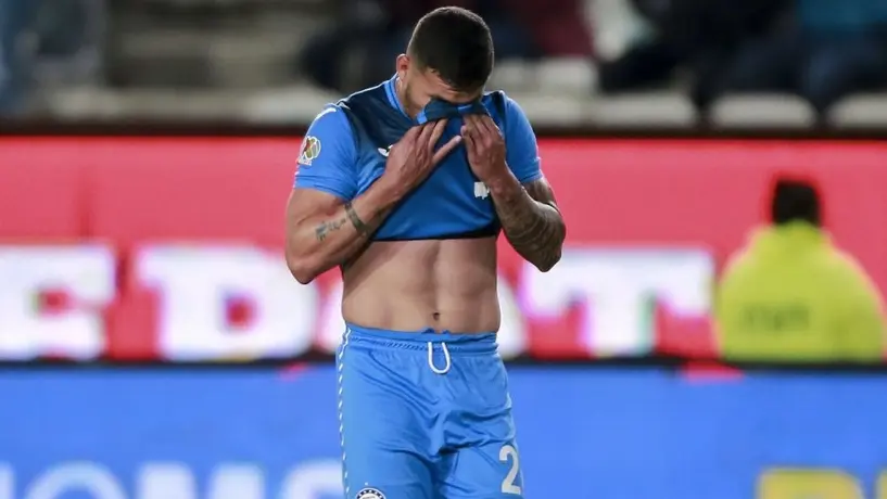 Cruz Azul le busca salida a Juan Escobar