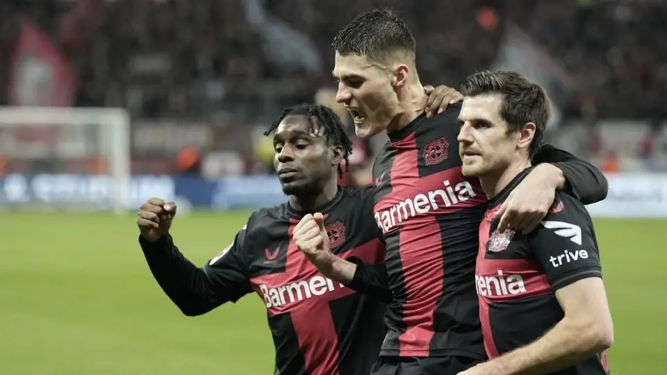 Bayer Leverkusen se va al parón invernal como líder invicto de la Bundesliga