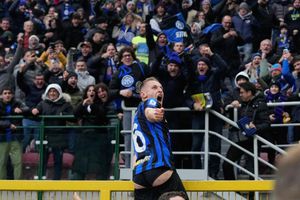 ¡A lo Alexis Vega! Frattesi mostró su ropa interior en festejo con Inter de Milán