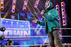 Rey Mysterio sobre sus 'amigos' en la WWE:  'Tarde o temprano me dieron la espalda'