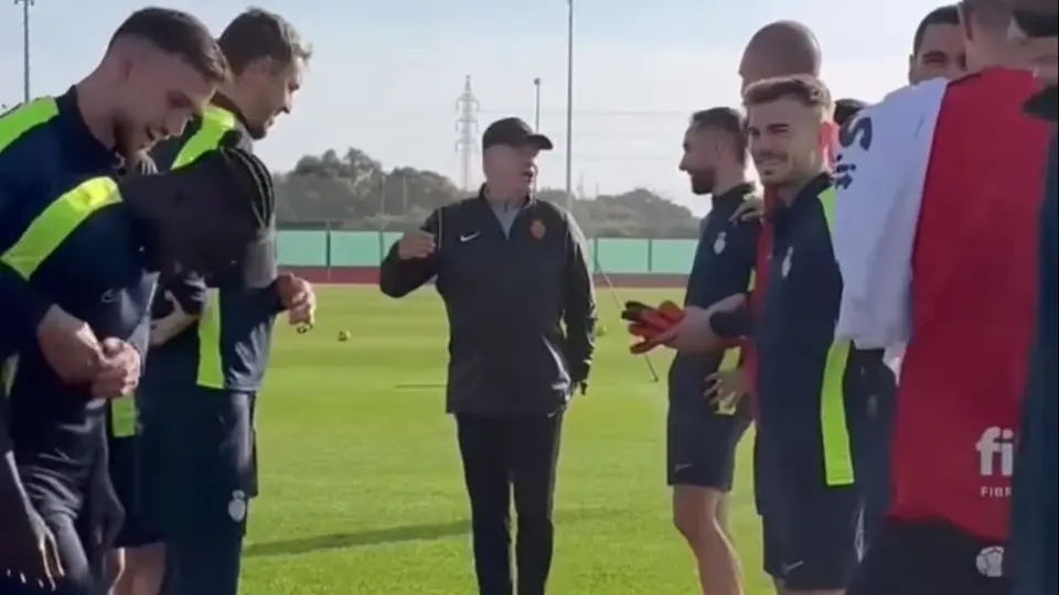 Javier Aguirre festeja su cumpleaños 65 con 'regalito' de sus jugadores en la 'pamba'