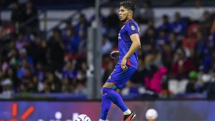 Cruz Azul: Carlos Salcedo, reinstalado en el plantel estelar tras aprobación de Anselmi