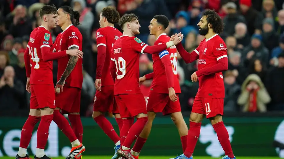 West Ham, con Edson Álvarez en la cancha, cayó goleado por el Liverpool en la Carabao