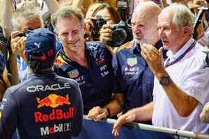 Horner asegura que pilotos se han ofrecido a ocupar el lugar de Checo Pérez sin sueldo