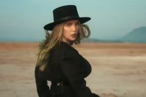 Belinda se olvida del pop y reaparece en modo 'Belika' con su nuevo sencillo 'Cactus'