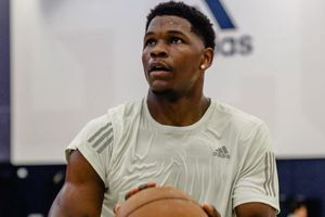 Anthony Edwards pide disculpas tras querer obligar a una mujer a abortar