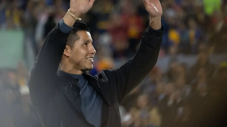 Hugo Ayala es presentado como nuevo director deportivo de Tigres Femenil