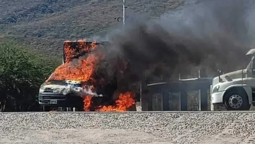 Reportan cierres en autopista tras detención del "CR" jefe de plaza del CJNG