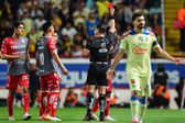 América vs Necaxa: Dos rojas en menos de 45 minutos en el Estadio Victoria