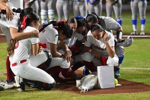 ¡De Luto! Charros y Diablos Rojos rinden homenaje a esposa e hijo fallecidos del mánager “Chino” Corvera