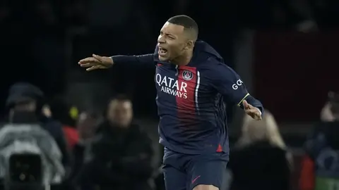 Mbappé rescató el empate ante el Newcastle en polémico final
